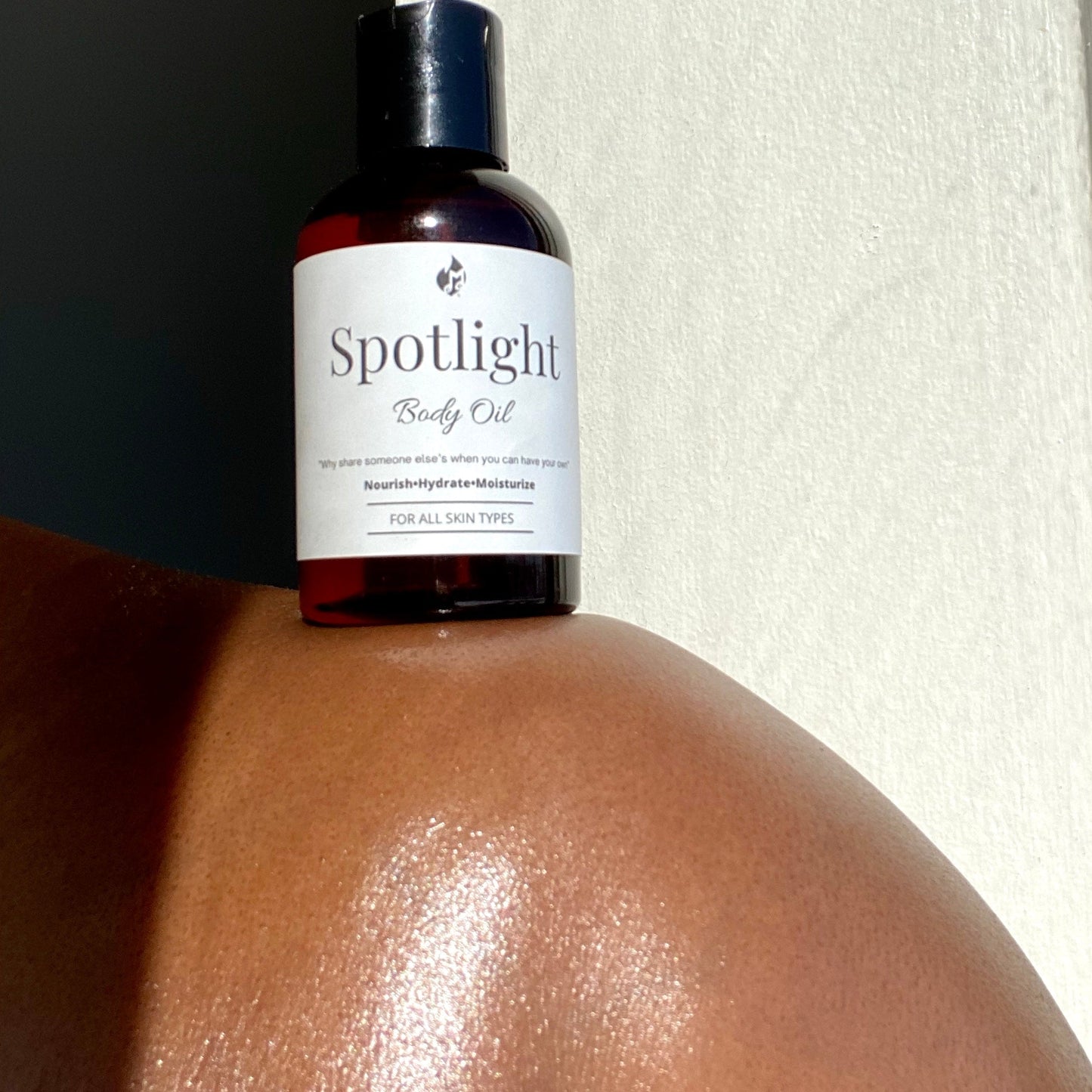 SPOTLIGHT nourishing body oil - House Of Wellness by MCC